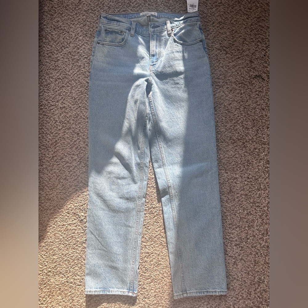 Abercrombie 90s straight mid rise - size 4 regular, curve love